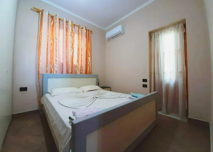 Apartament Demaj *
